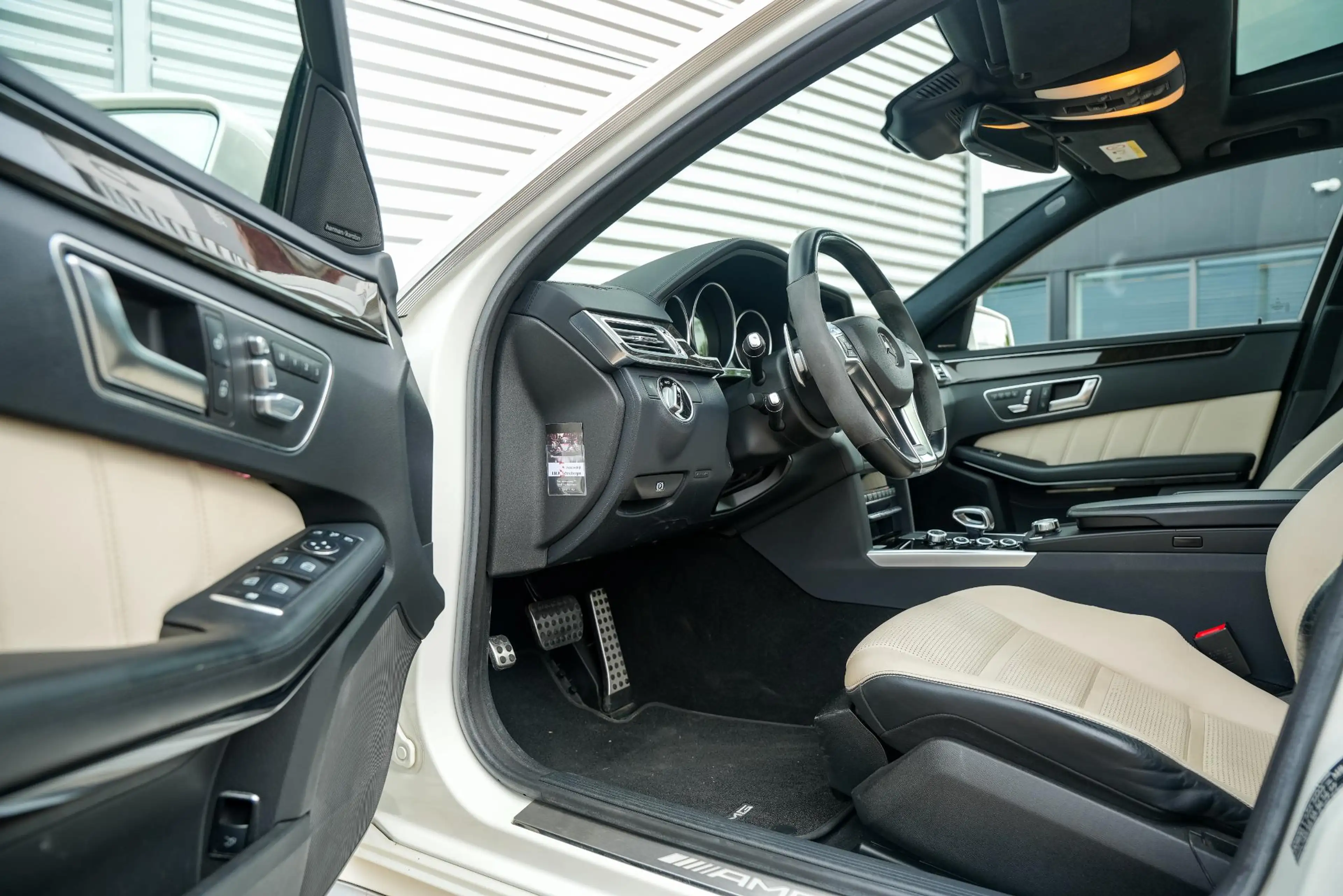Mercedes-Benz E 63 AMG Estate S 4MATIC Panodak Harman Kardon Memory ACC 5 — photo 6