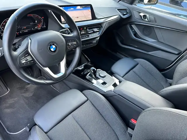 BMW 1 Series view 9
