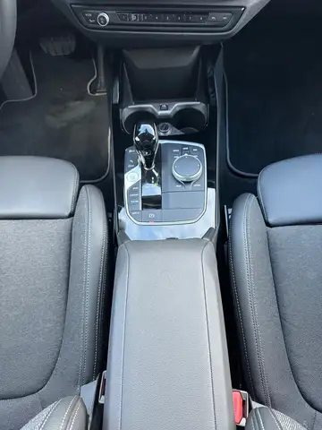 BMW 1 Series view 14