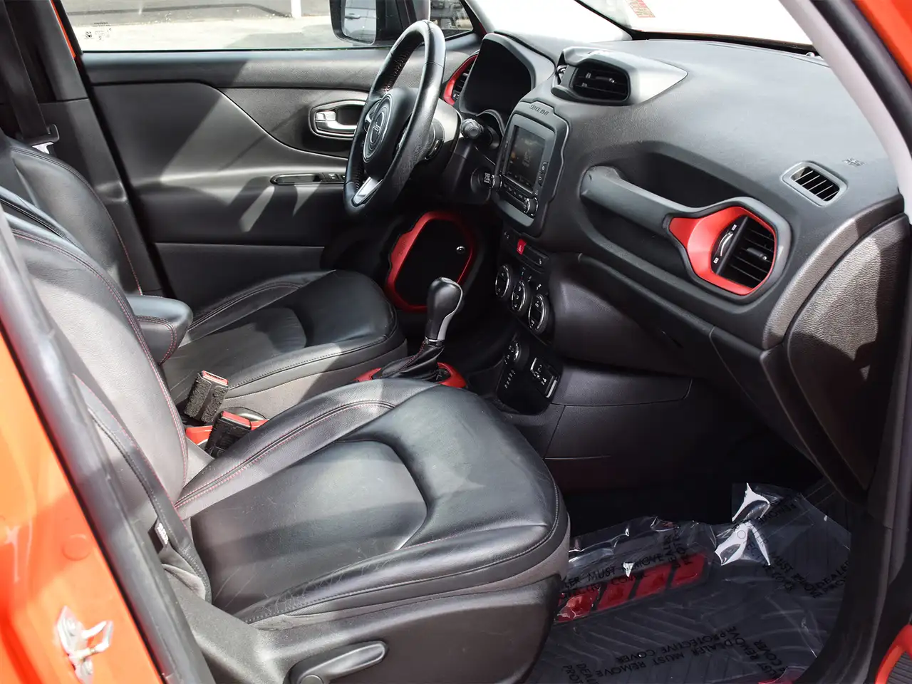 Jeep Renegade снимка Jeep Renegade