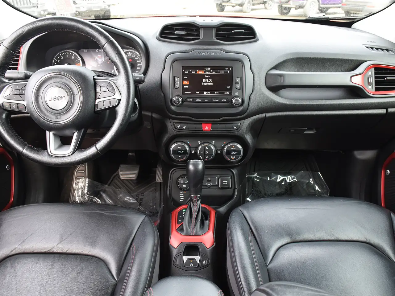 Jeep Renegade снимка Jeep Renegade