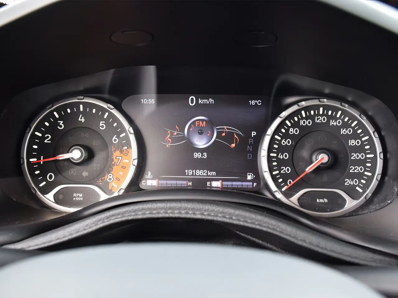 Jeep Renegade снимка Jeep Renegade