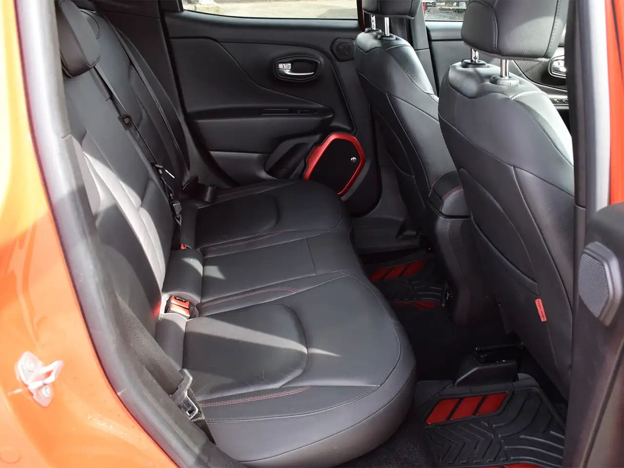 Jeep Renegade снимка Jeep Renegade