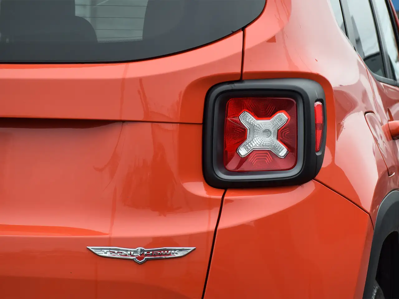 Jeep Renegade снимка Jeep Renegade