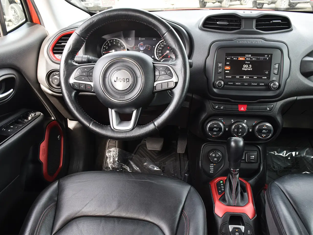 Jeep Renegade снимка Jeep Renegade