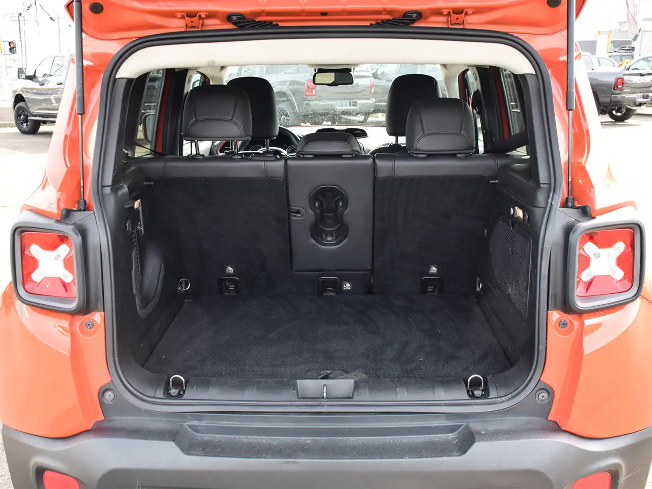 Jeep Renegade снимка Jeep Renegade