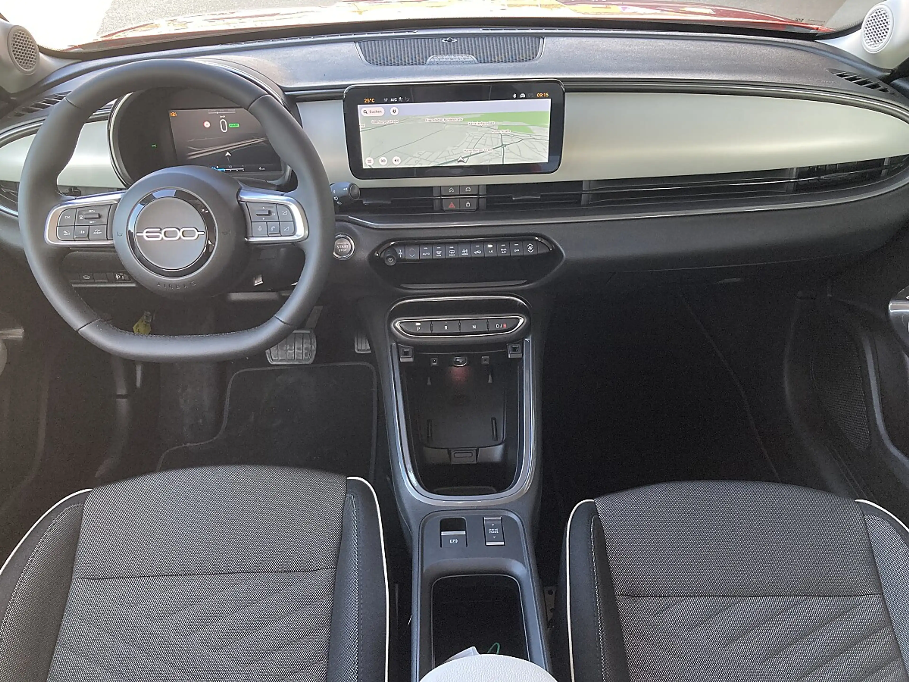 Fiat 600e 600 Elektro 54 kWh La Prima — photo 14