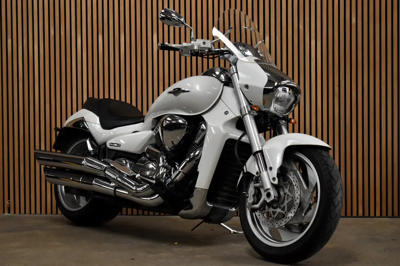 Suzuki M 1800 R