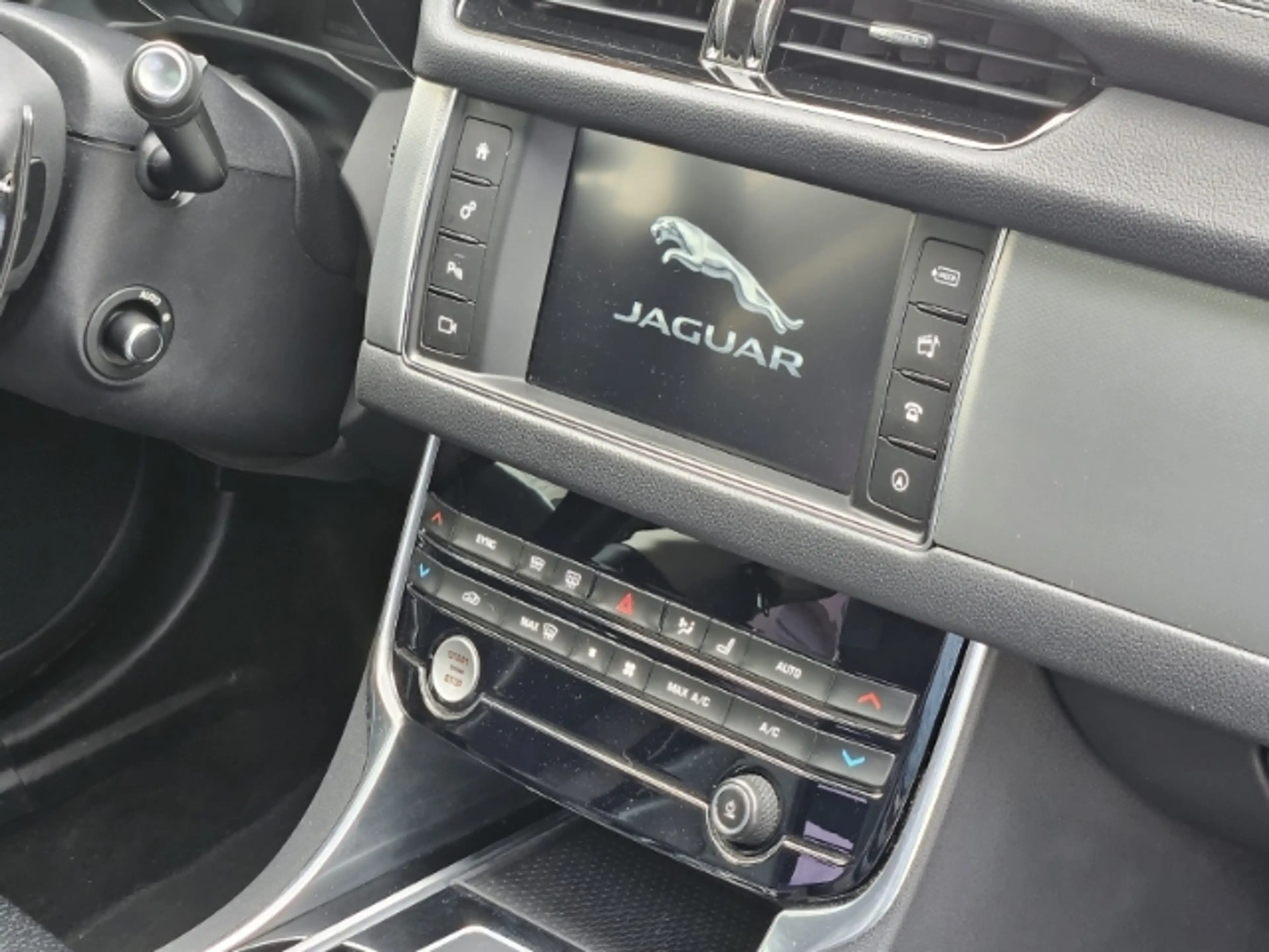 Jaguar XF AWD Automatik — photo 9