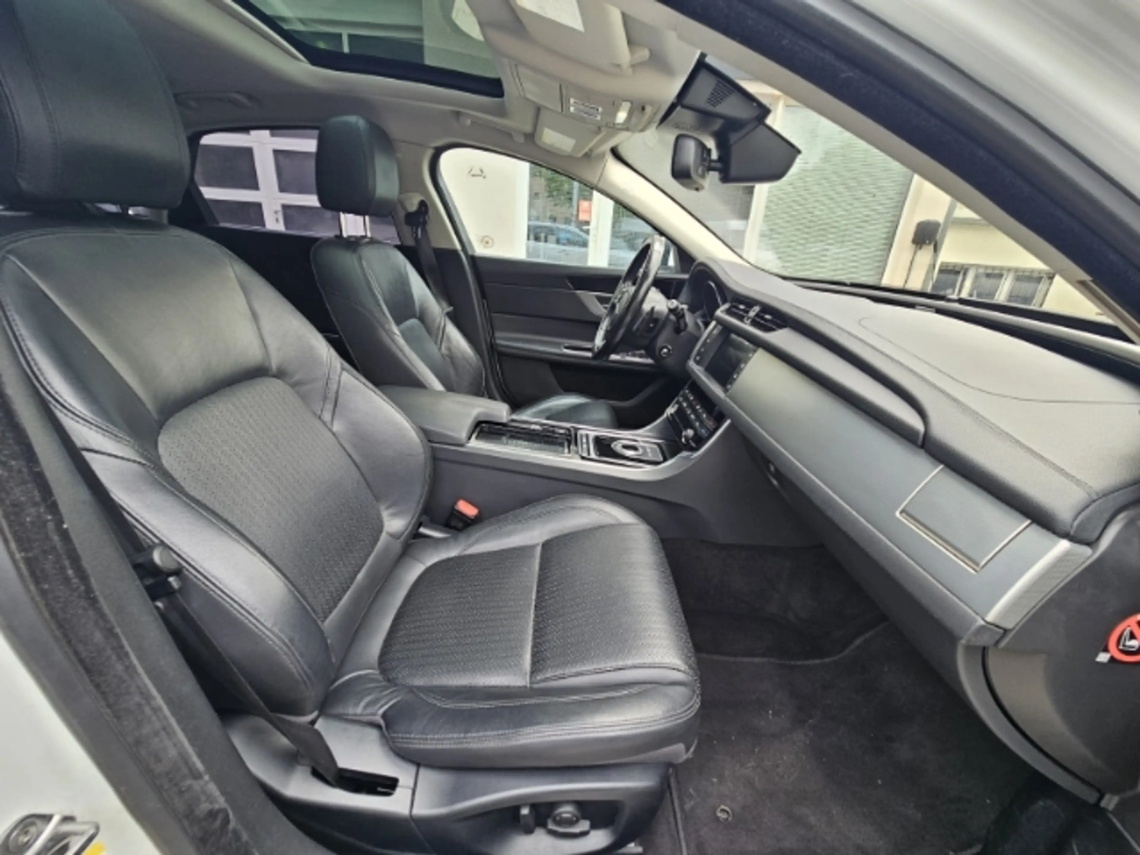 Jaguar XF AWD Automatik — photo 7