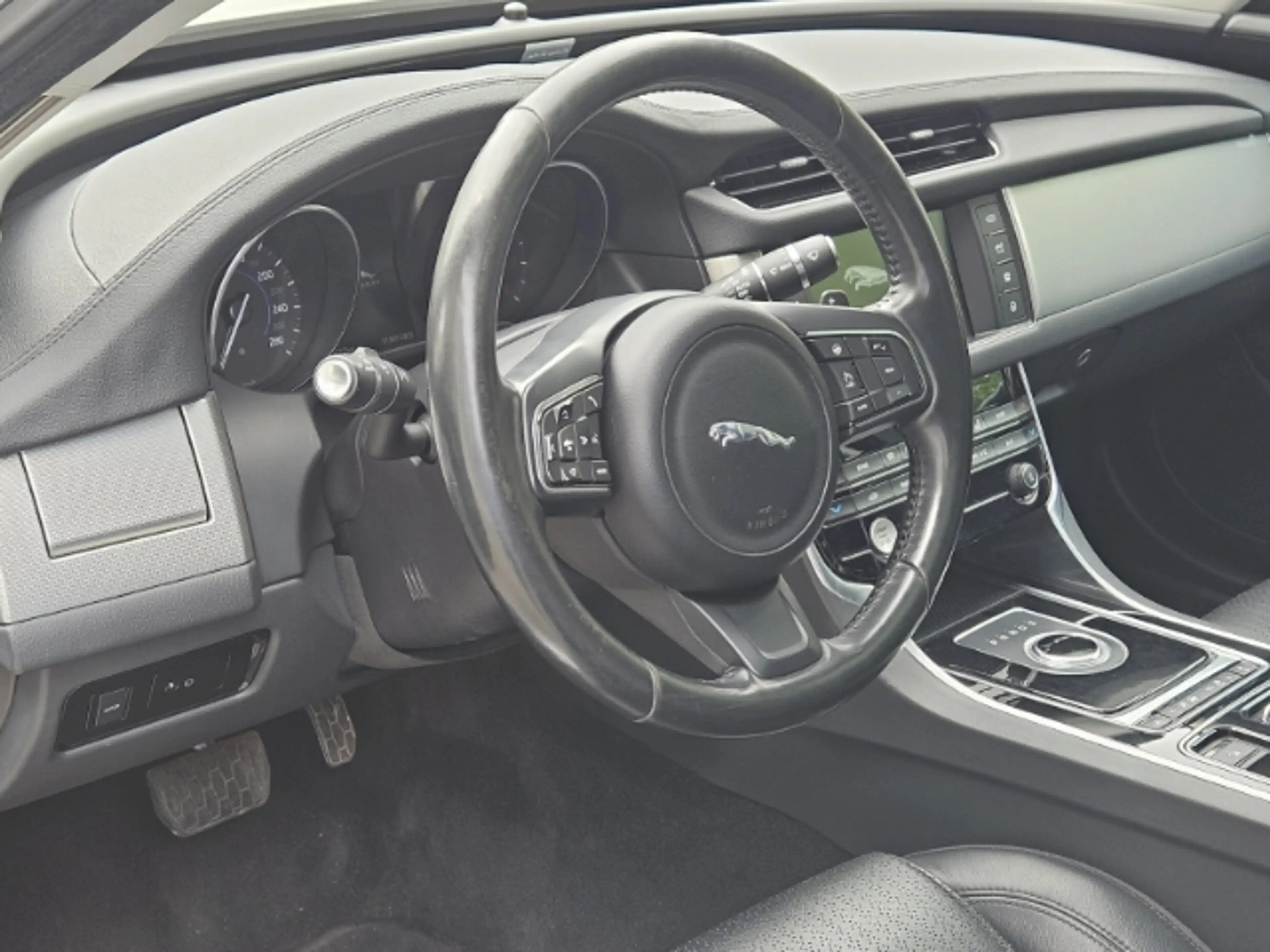 Jaguar XF AWD Automatik — photo 13