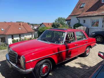 Mercedes-Benz 280 (W114) – Klassiker in Traumfarbe