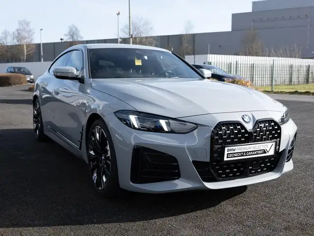BMW 4 Series view 5