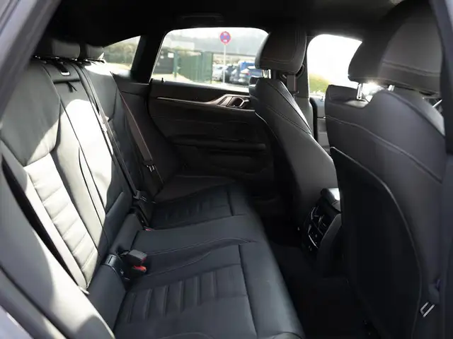 BMW 4 Series view 11