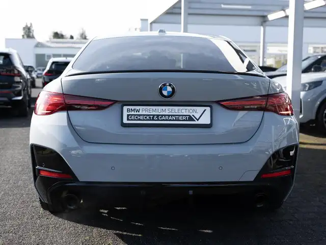 BMW 4 Series view 14
