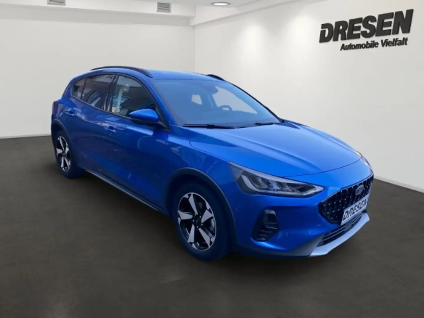 Ford Focus 1.0 EcoBoost Active X + Ganzjahresreifen + AHK abn Blau - 2