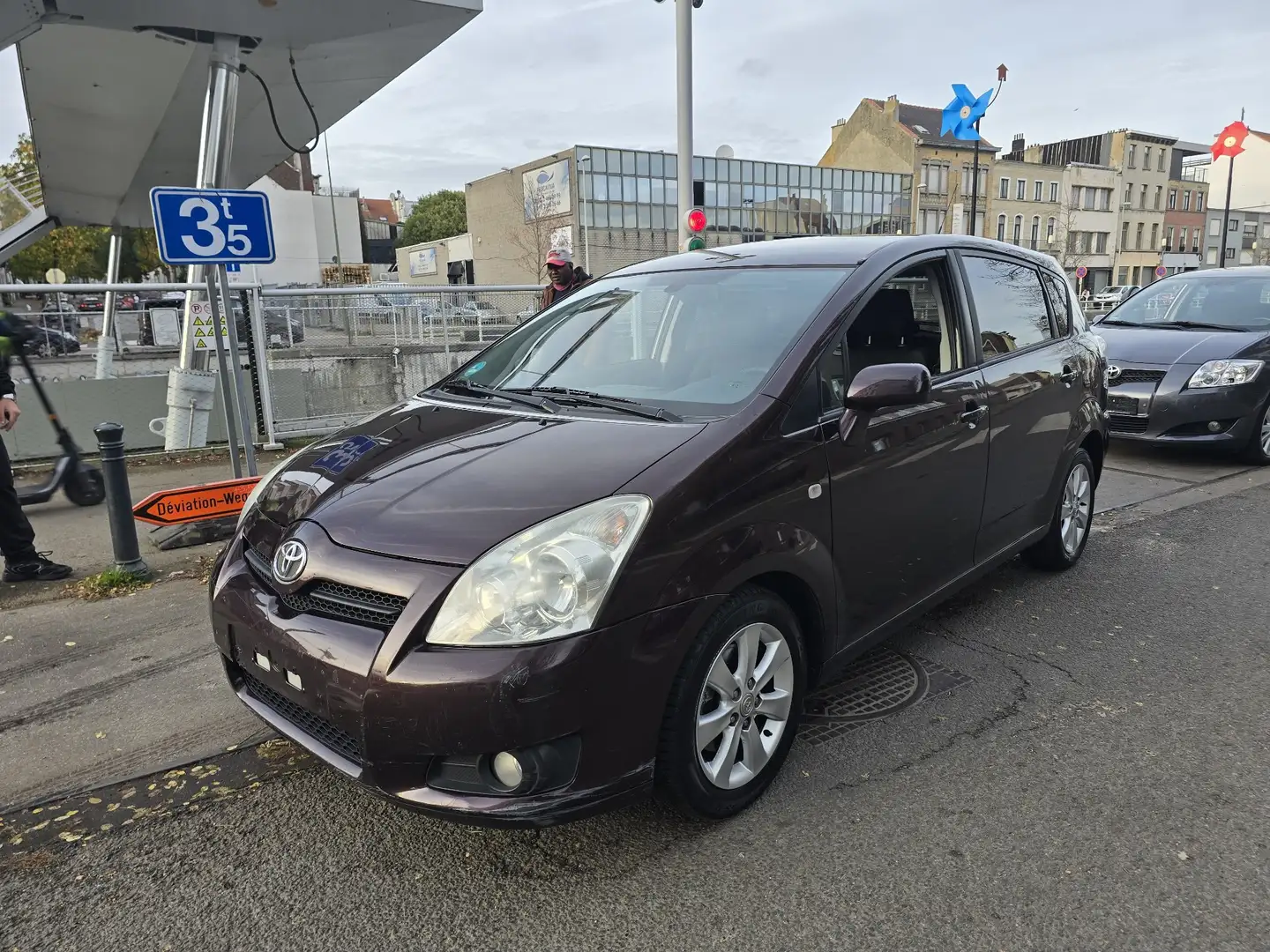 Toyota Corolla Verso Corolla Verso 1.8i VVT-i 16v Linea Tribe 7pl. Бежевый  - 2