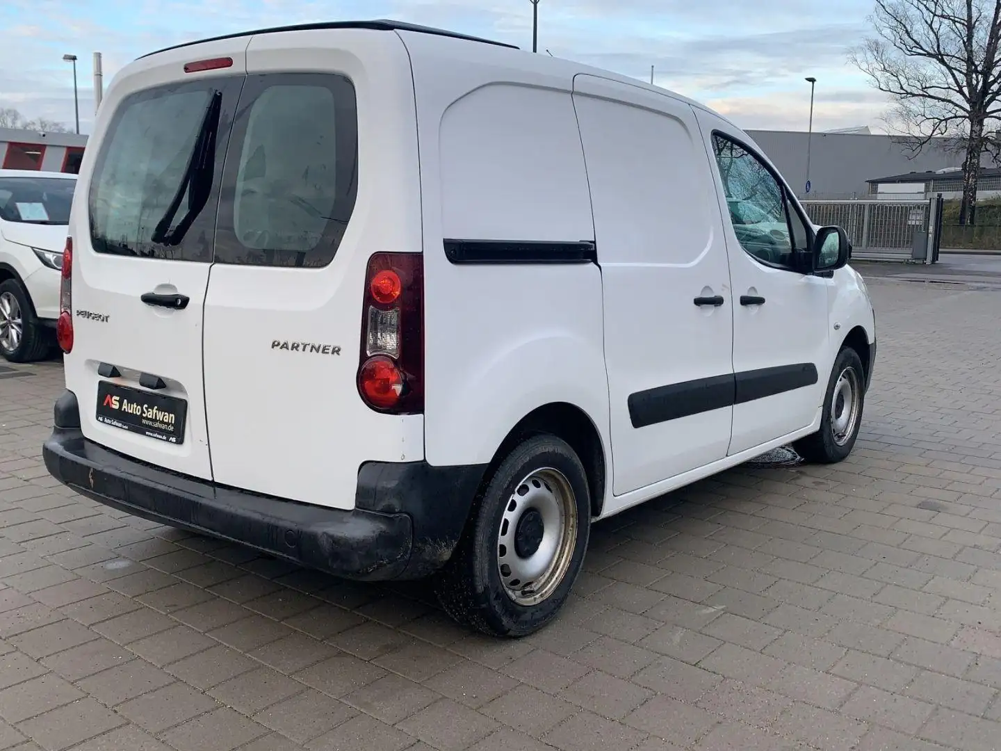 Peugeot Partner L1 Komfort Plus 1.6 16V 98 VTi Weiß - 2