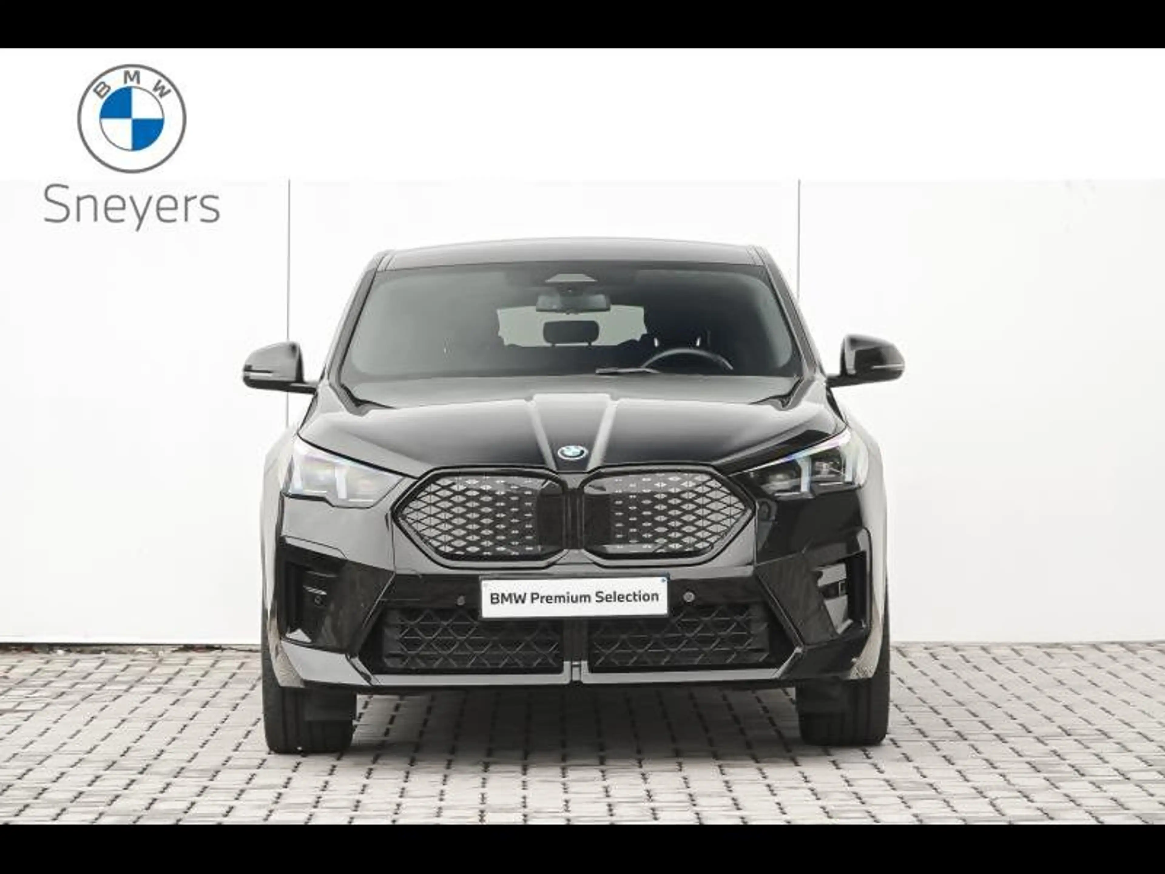 BMW iX2 eDrive30 — photo 2