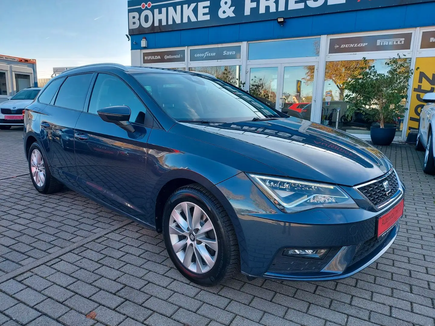 SEAT Leon ST Style DSG ACC Radar LED Navi DAB AHK Grau - 1