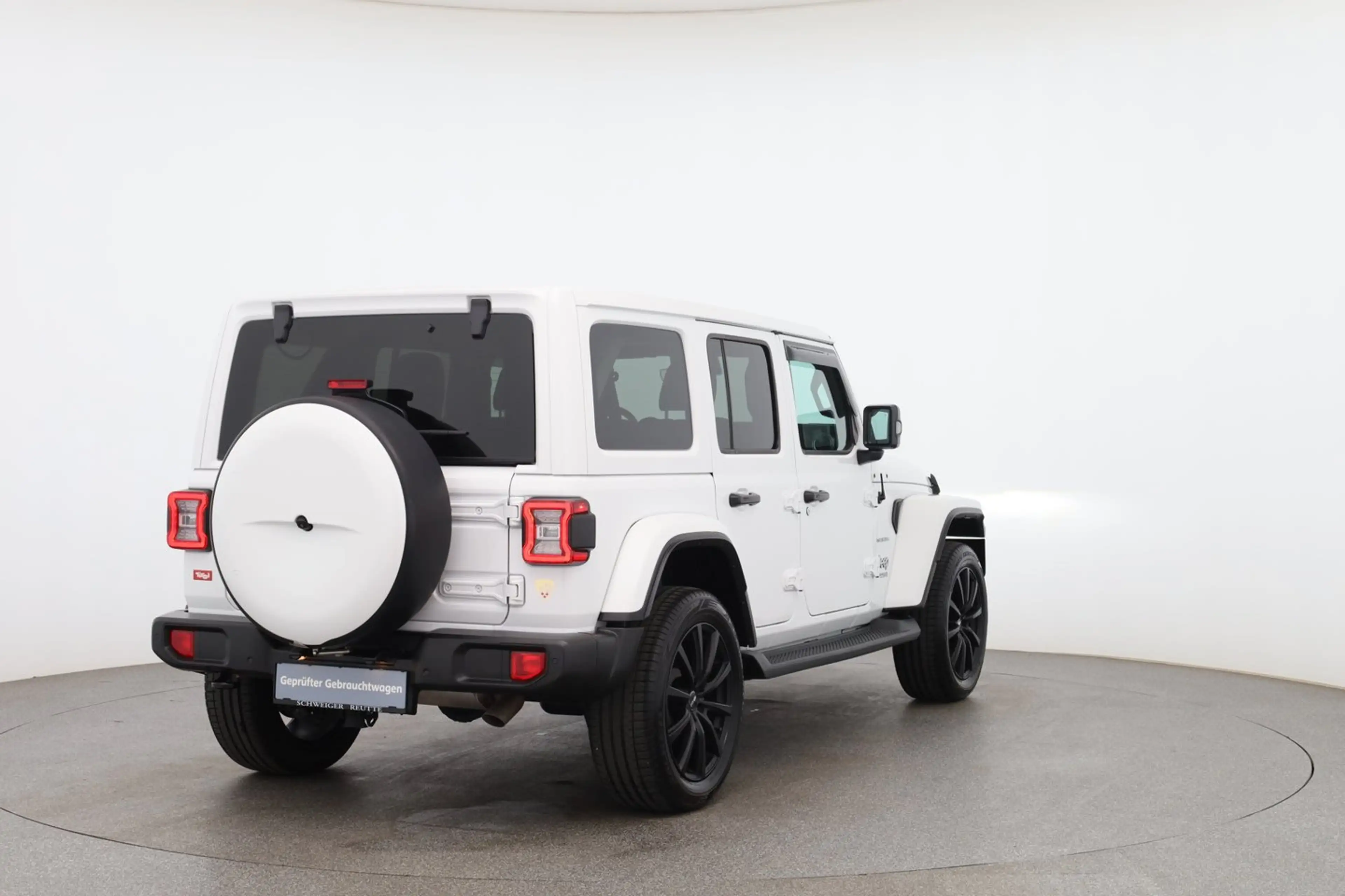 Jeep Wrangler / Wrangler Unlimited Sahara — photo 5
