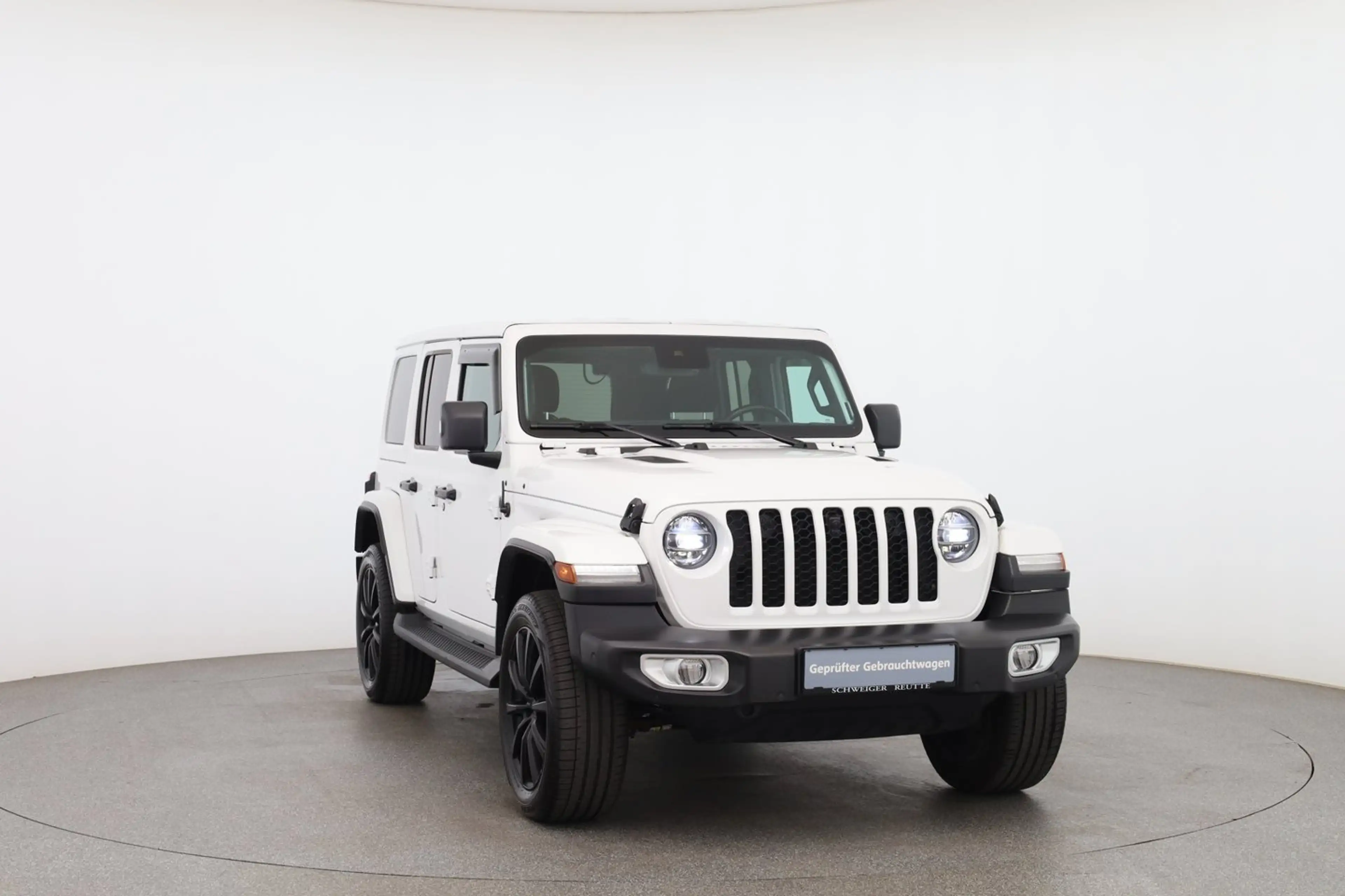 Jeep Wrangler / Wrangler Unlimited Sahara — photo 8