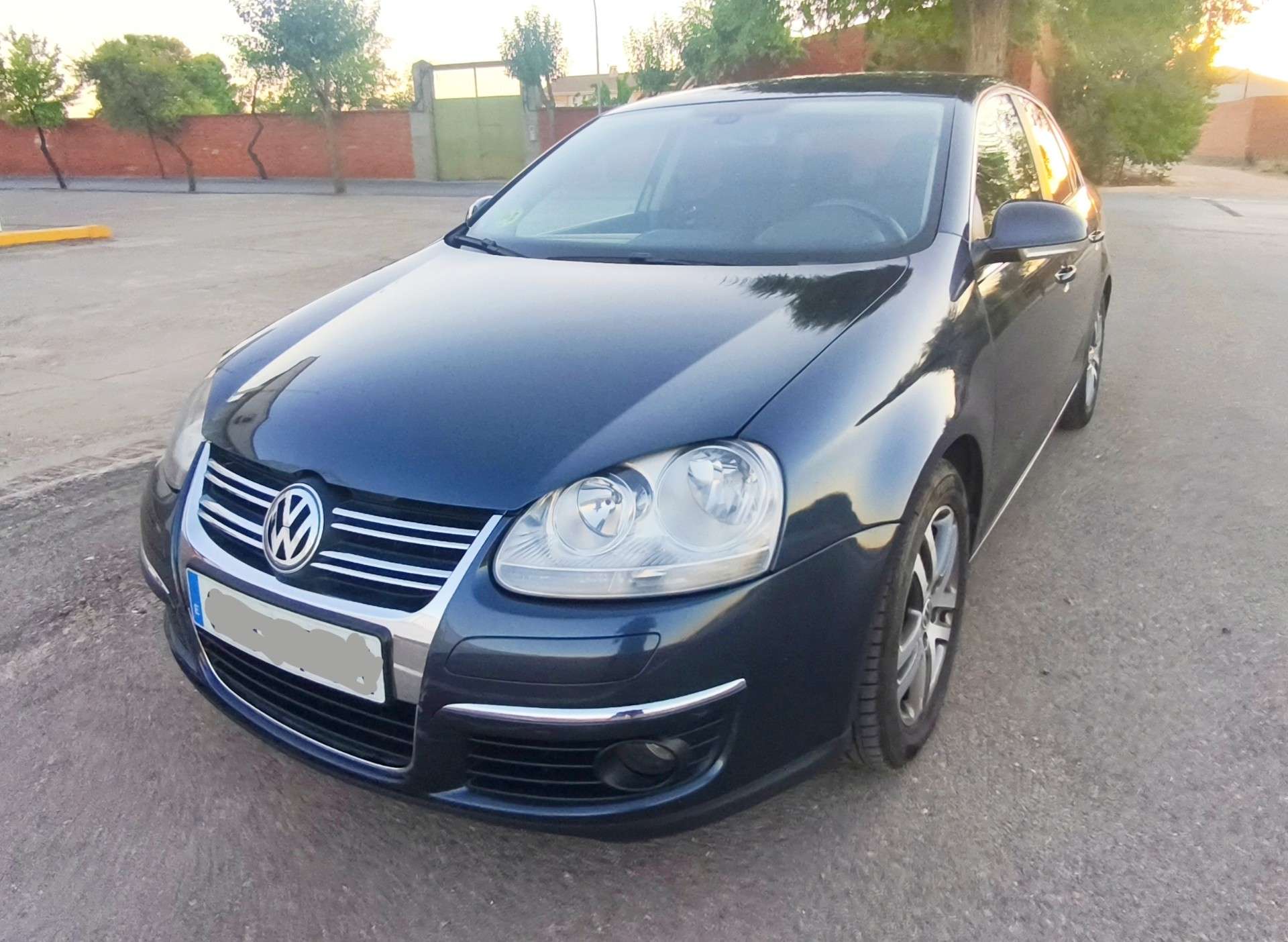 Volkswagen Jetta 1.9TDI Advance Bluemotion - foto 1