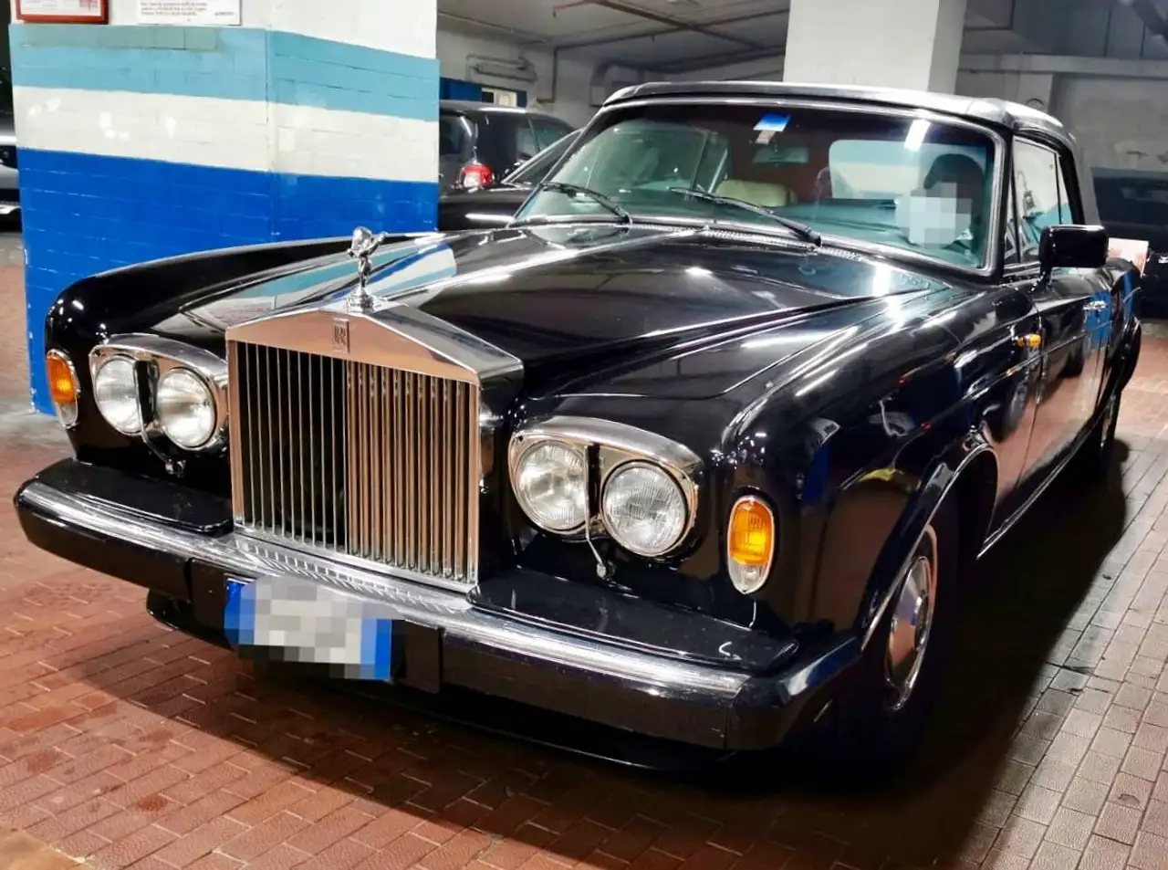 Rolls-Royce Corniche 6.8 Cabriolet, foto 1