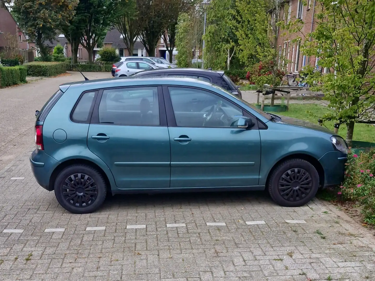 Volkswagen Polo Polo 1.4-16V Comfortline Vert - 2