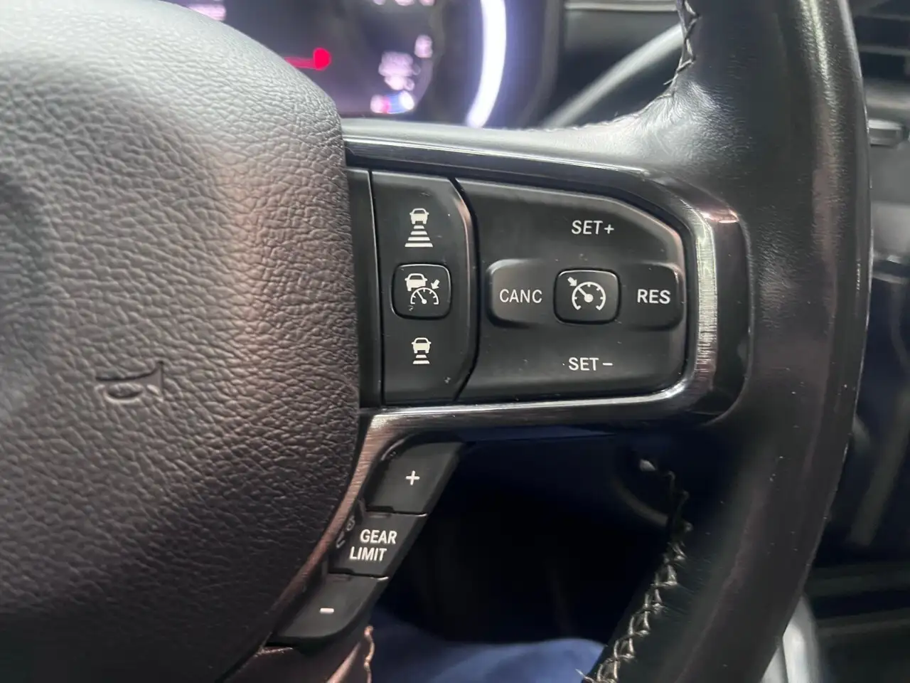 RAM 3500 снимка RAM 3500