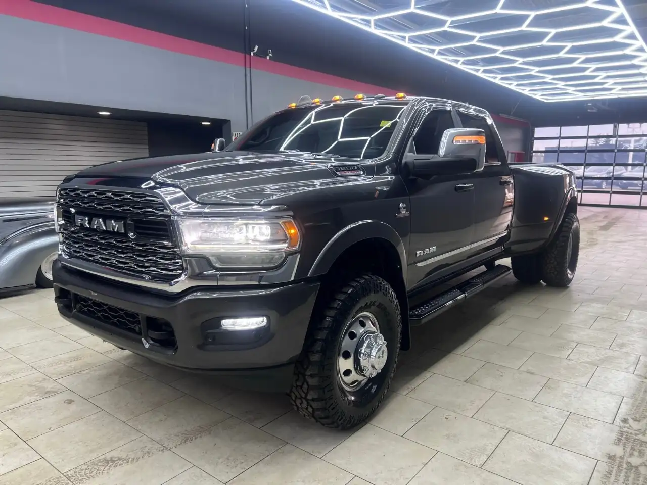 RAM 3500 снимка RAM 3500