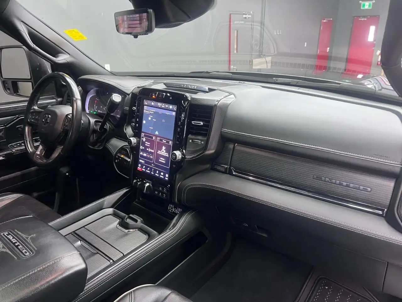RAM 3500 снимка RAM 3500