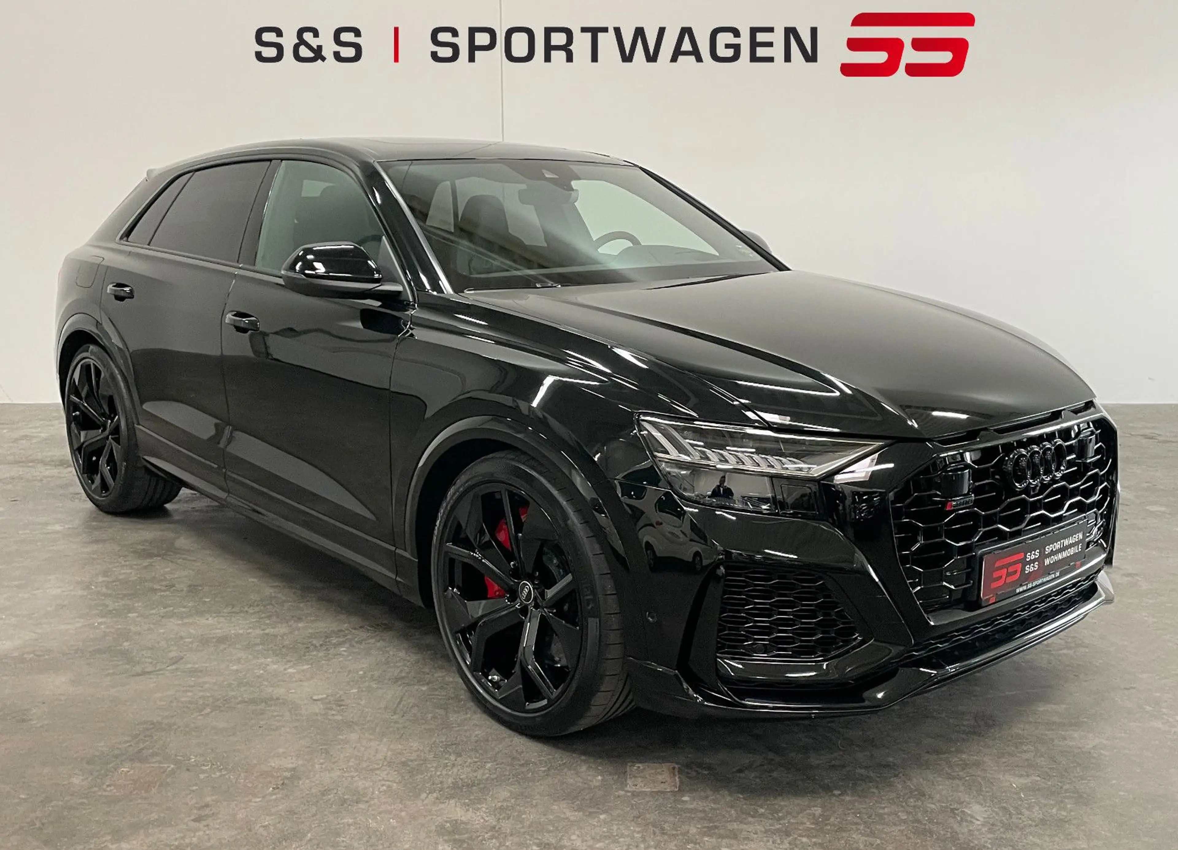 Audi RS Q8 *Keramik/V-MAX 305/Garantie/AHK/Standhzg*