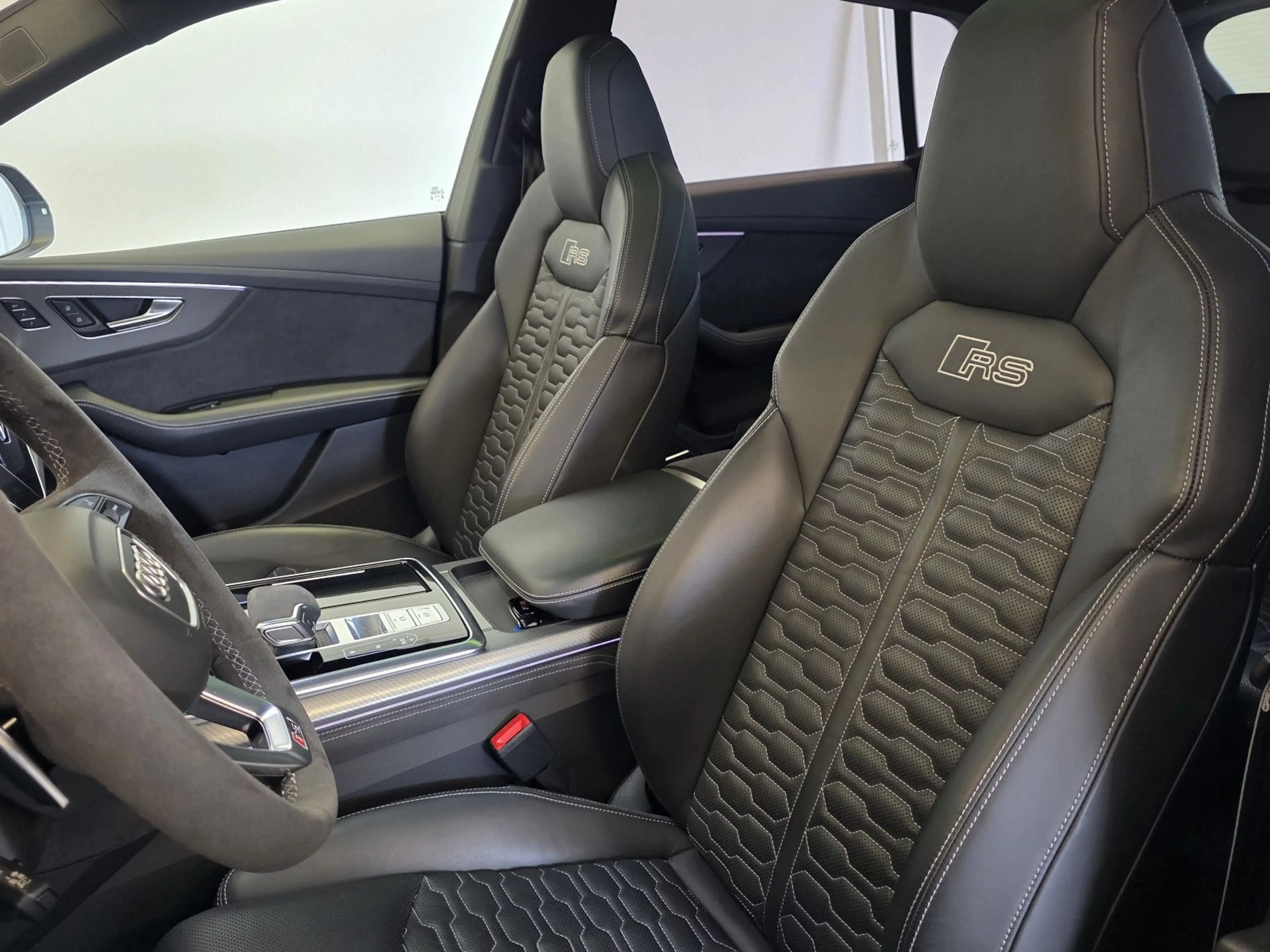 Audi RS Q8 *Keramik/V-MAX 305/Garantie/AHK/Standhzg* — photo 14