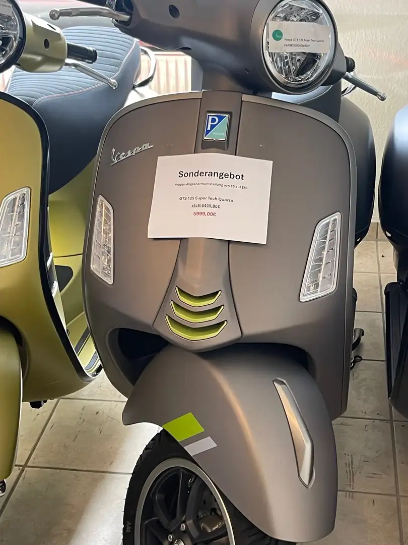 Vespa GTS Super Tech 125 Tageszulassung wg E5 siva - 1
