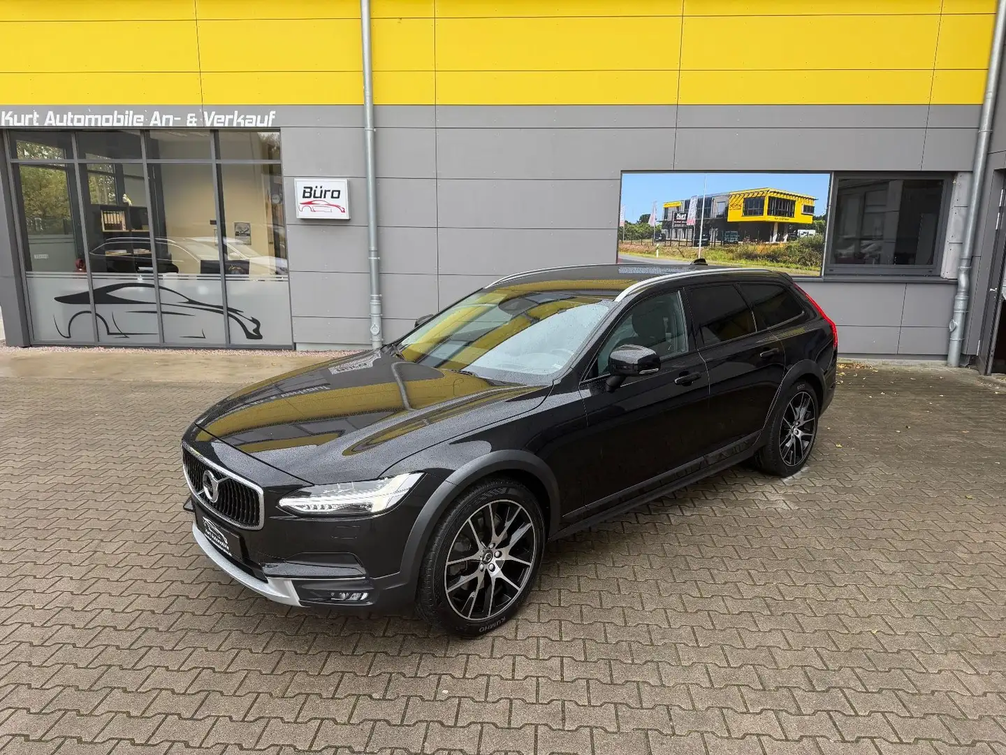 Volvo V90 Cross Country AWD/HEAD UP/ALLRAD/LEDER/8xBRF Schwarz - 1