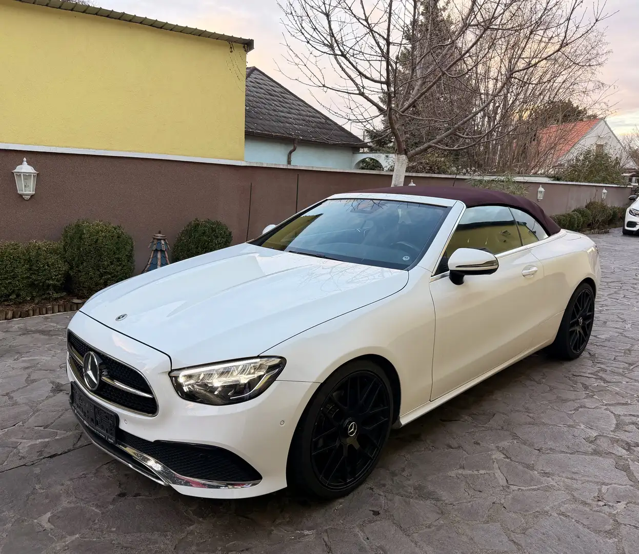 Mercedes-Benz E 220 d Cabrio 9G-TRONIC Avantgarde Facelift - 1