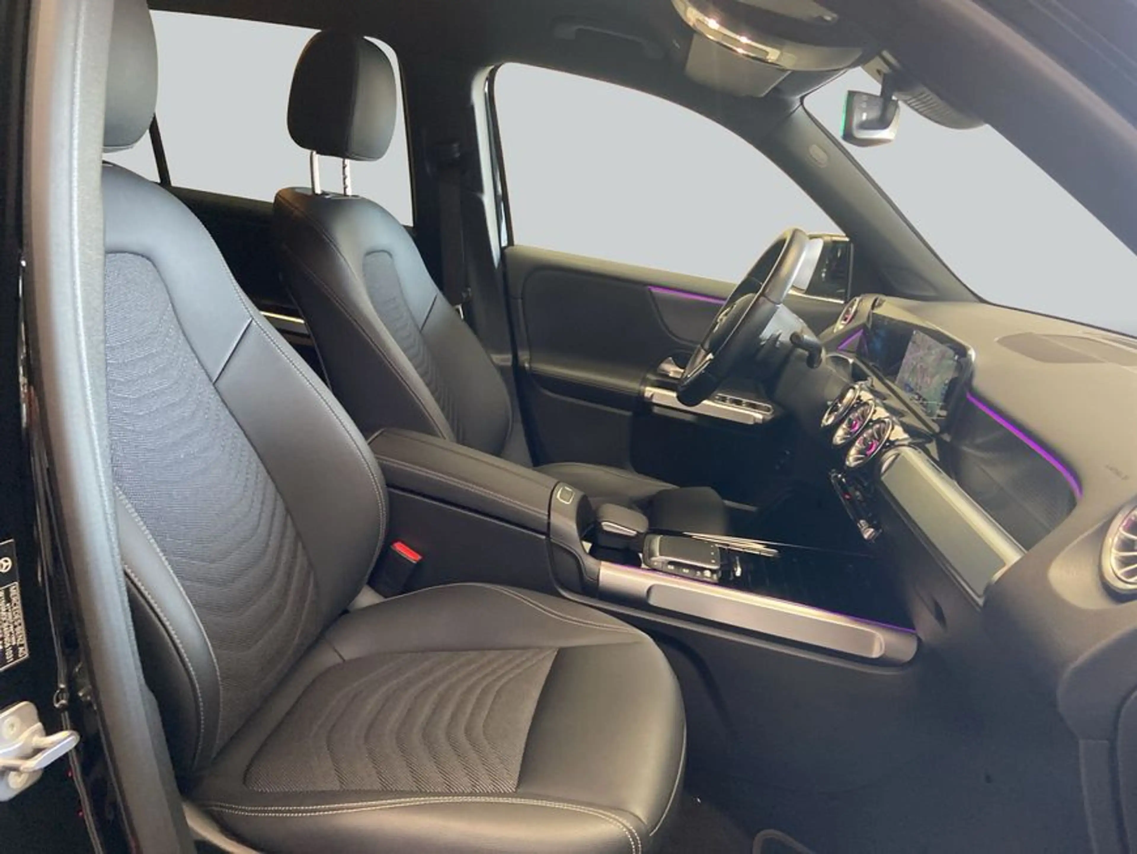 Mercedes-Benz EQB 300 EQB — photo 12