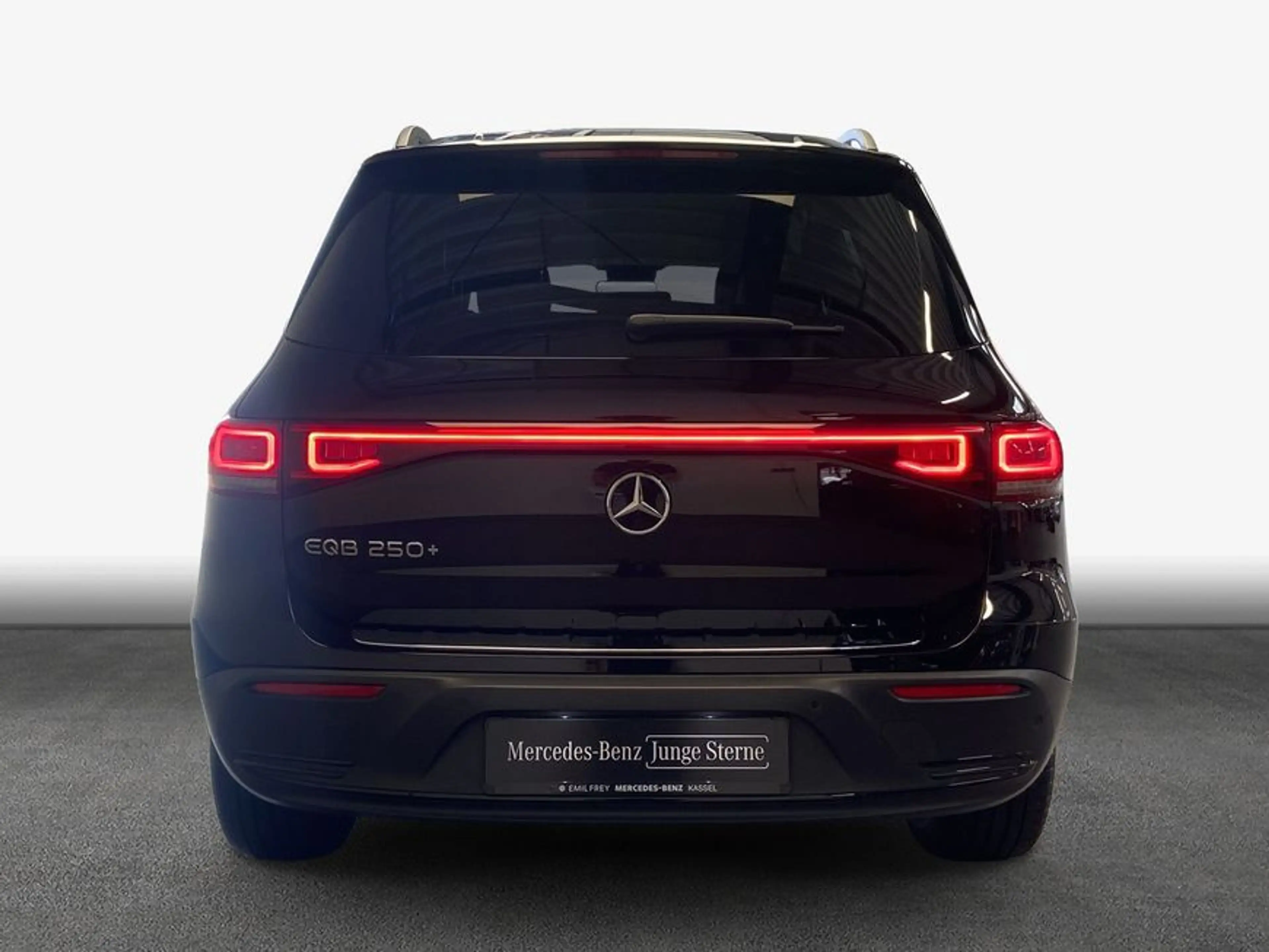 Mercedes-Benz EQB 300 EQB — photo 5