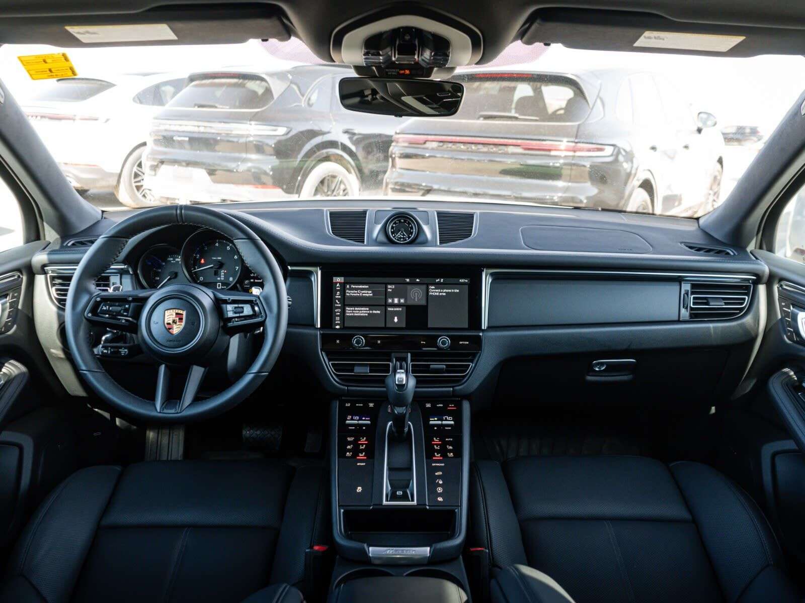 2026 Porsche Macan — photo 1