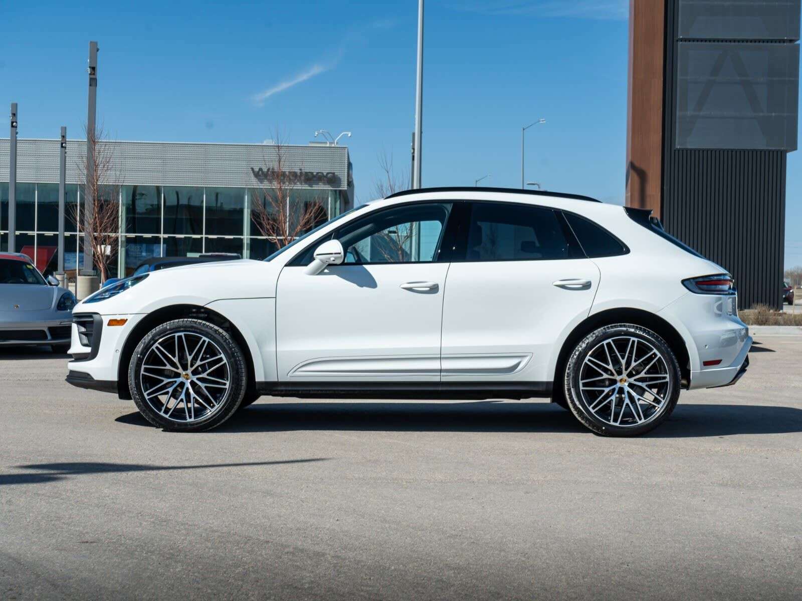 2026 Porsche Macan — photo 1