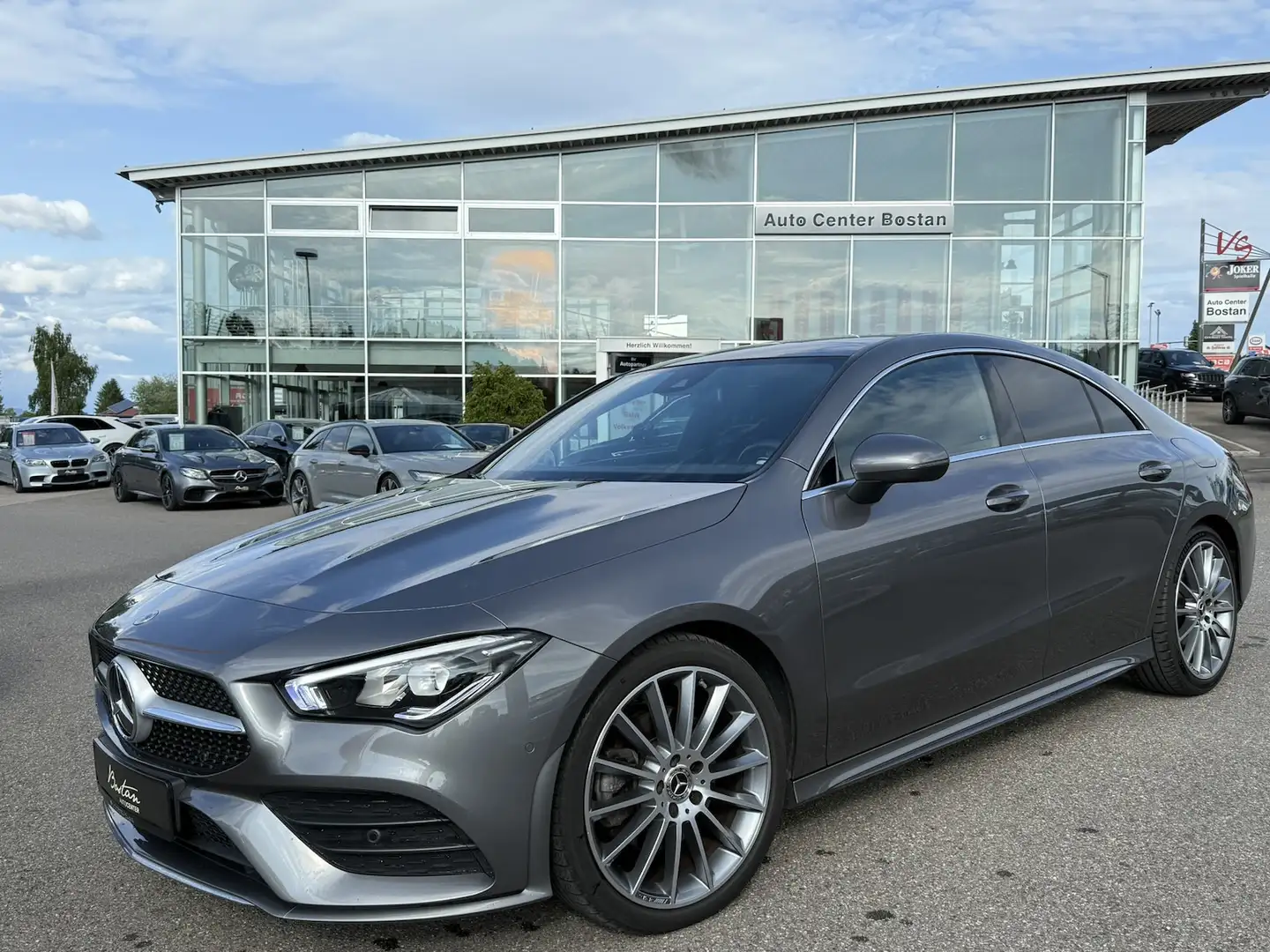 Mercedes-Benz CLA 220 d/AMG-LINE/PANORAMA/VIRTUAL/NAVI/1.HAND Grijs - 2