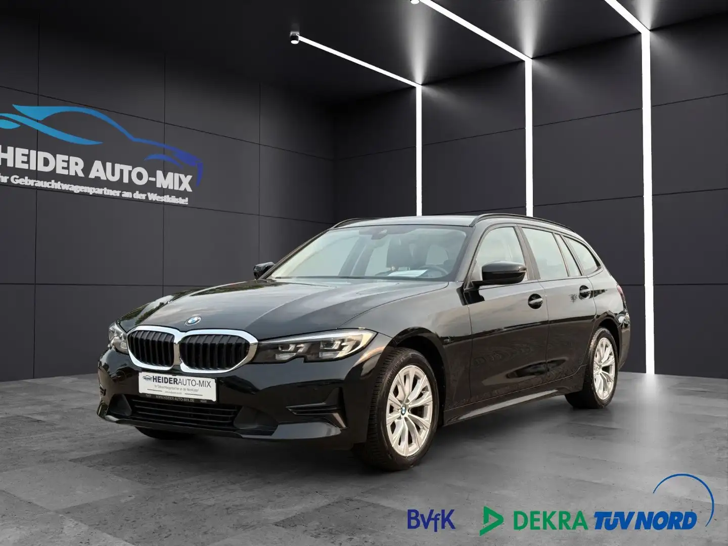 BMW 318 d Touring VIRTUAL|NAVI|TEMPOMAT|LED|SHZ|PDC Schwarz - 1