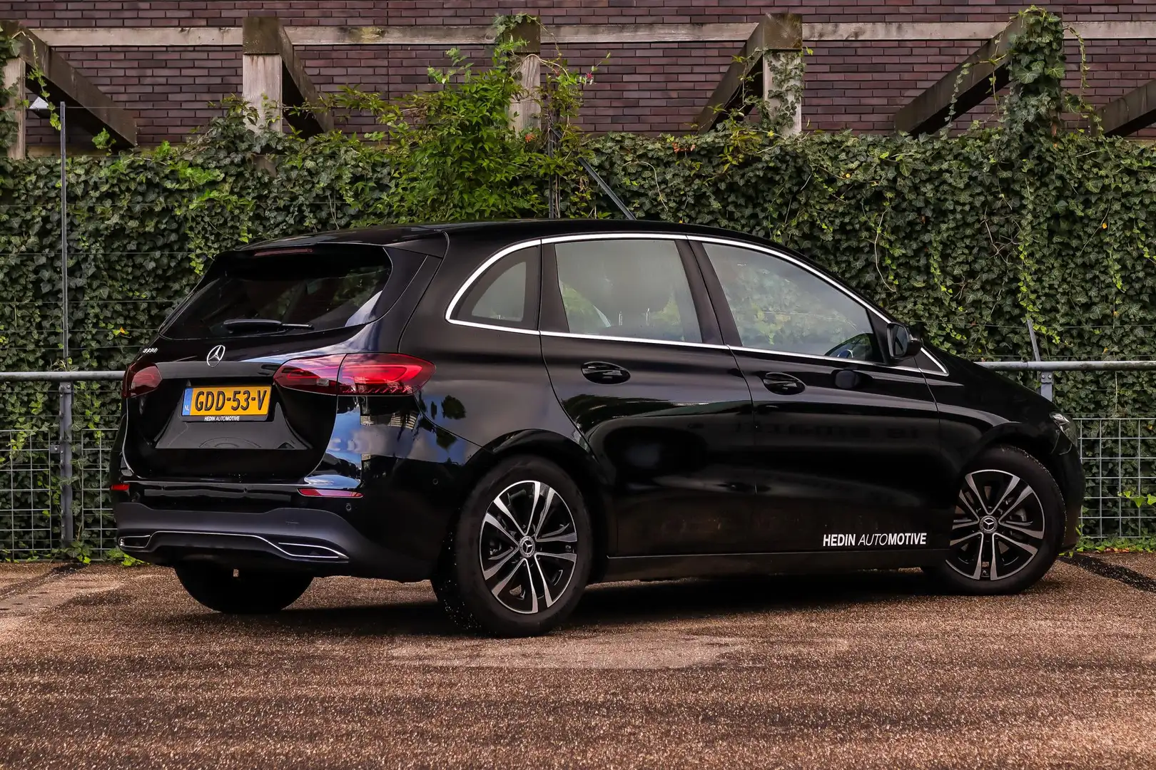 Mercedes-Benz B 180 B Automaat Business Line | LED | Parktronic | Came Schwarz - 2