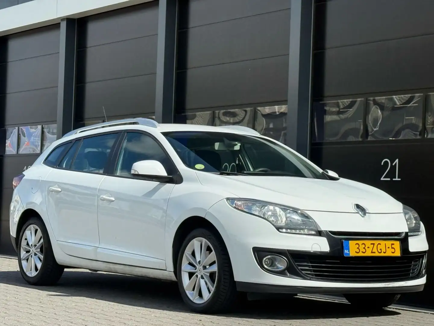 Renault Megane 1.5 dCi Navi Clima PDC Wit - 2
