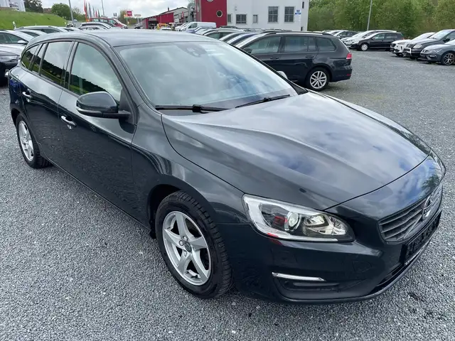 Volvo V60 2.0 *Linje Business*SHZ*Navi*Einparkhilfe vo