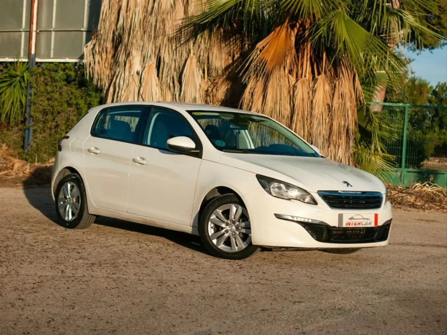 Peugeot 308 5p Access 1.6 BlueHDi 100 FAP Blanco - 1