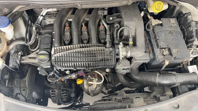 Peugeot 208 view 15