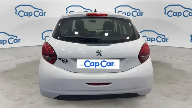 Peugeot 208 view 3