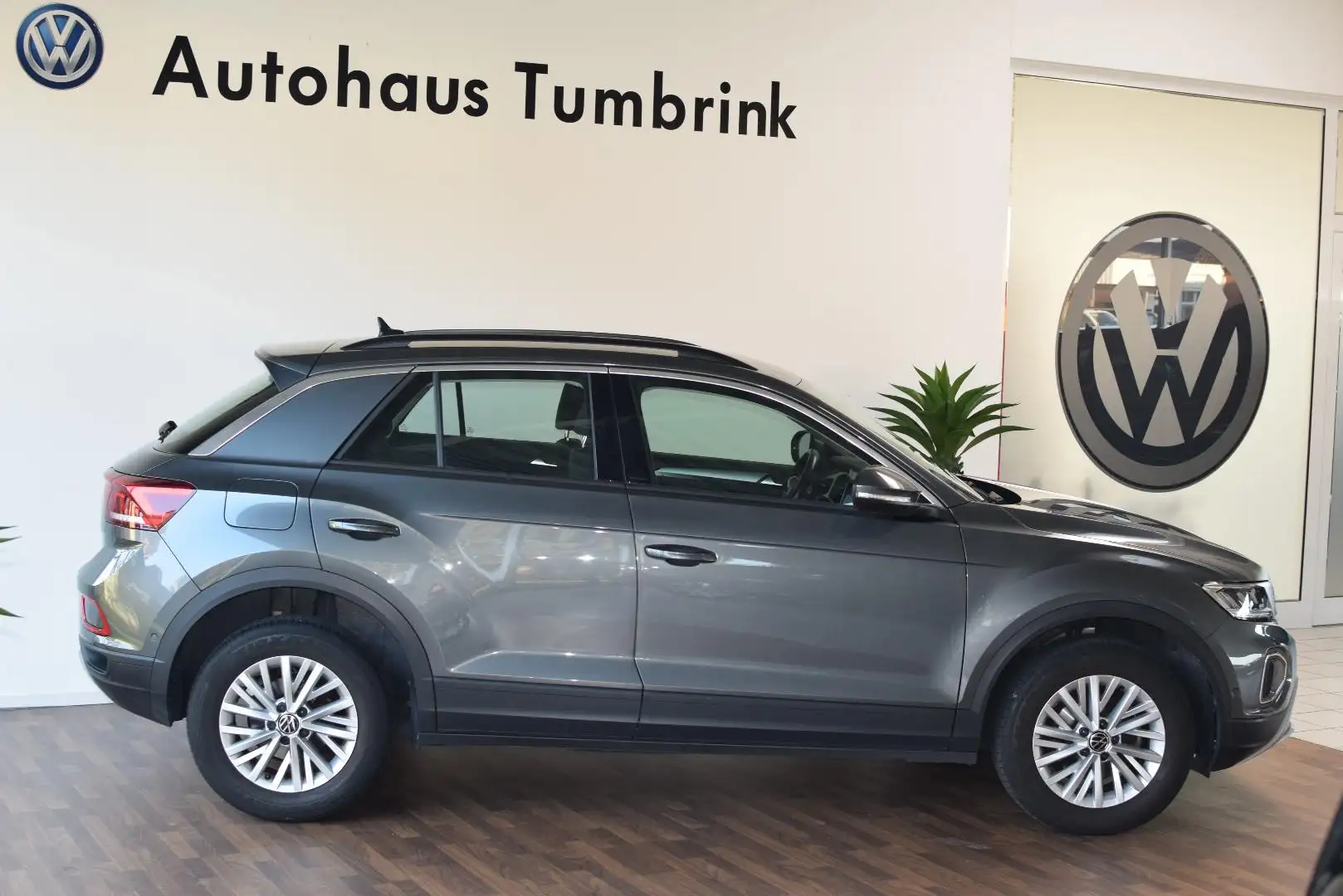 Volkswagen T-Roc Life TSI Navi ACC LED AppConnect SHZ Gris - 2